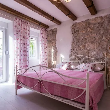 Villa Mulberry Milohnici Exterior photo